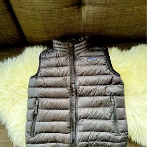 Kids puffy vest, size 6-7